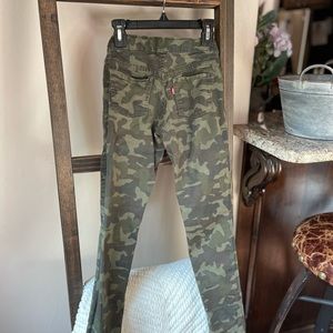 Levi’s, size 10 regular, camo.